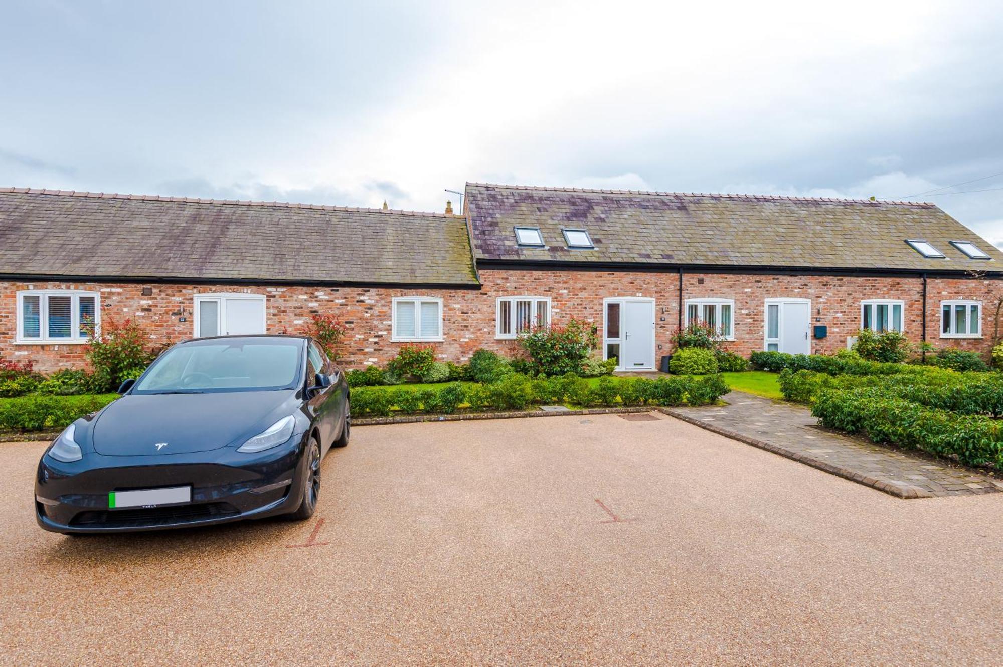 Number 21: A Breathtaking Chester Cottage With Parking Mollington  Exterior foto